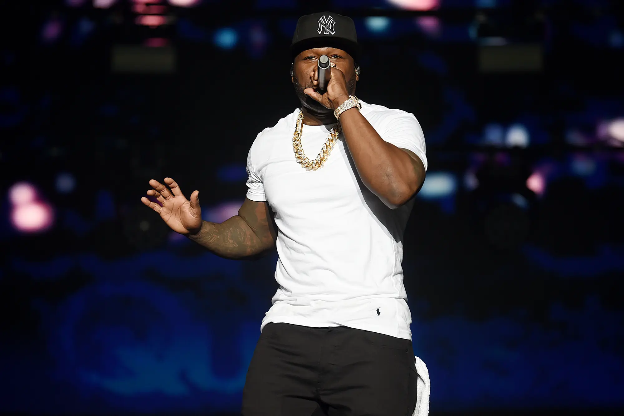 50 Cent performing