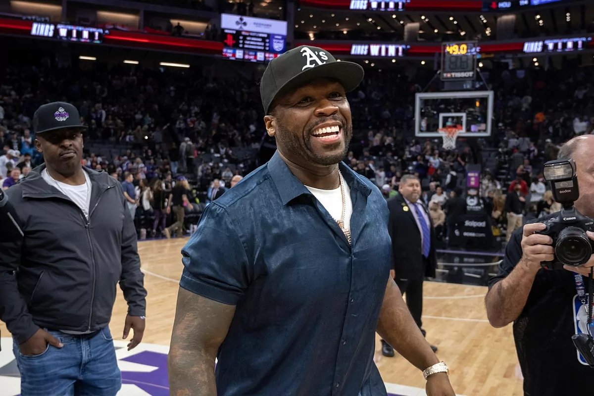 50 Cent at basketball game